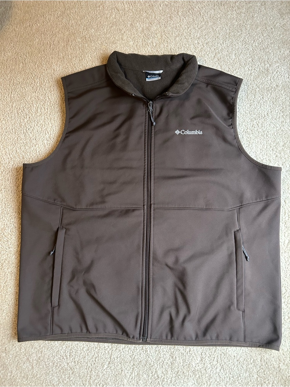 Columbia Men's Ascender Brown Softshell Vest - Picture 2 of 5